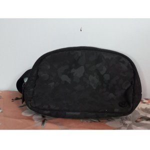 Lululemon Black Camo Fragment Jacquard Everywhere Waist Belt Active Shopping Bag
